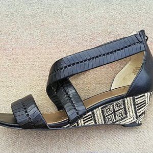 Circa Joan and David Luxe Leather Sandals Size 7.5